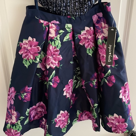 1Lot Top 1/2 size Skirt NWT size 3 $50 for BOTH! GORGEOUS XS - Picture 3 of 7